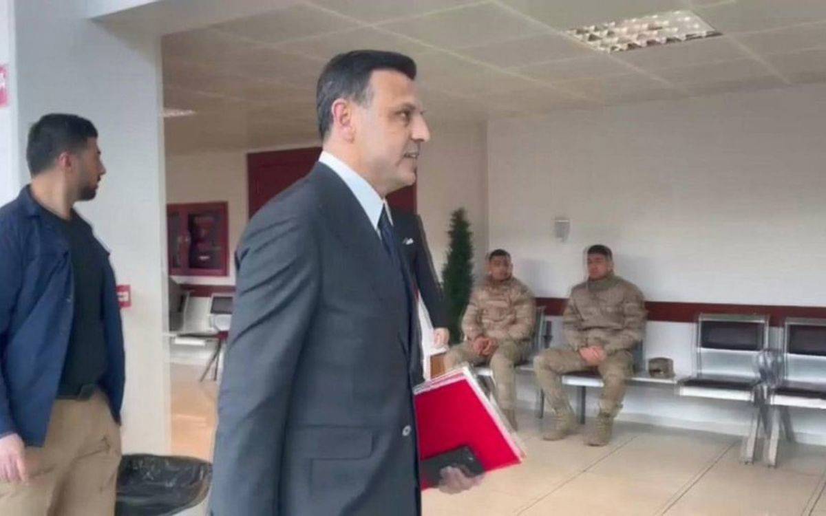 Özgür Çelik: Vatandaşa hizmet etmek suç mu?