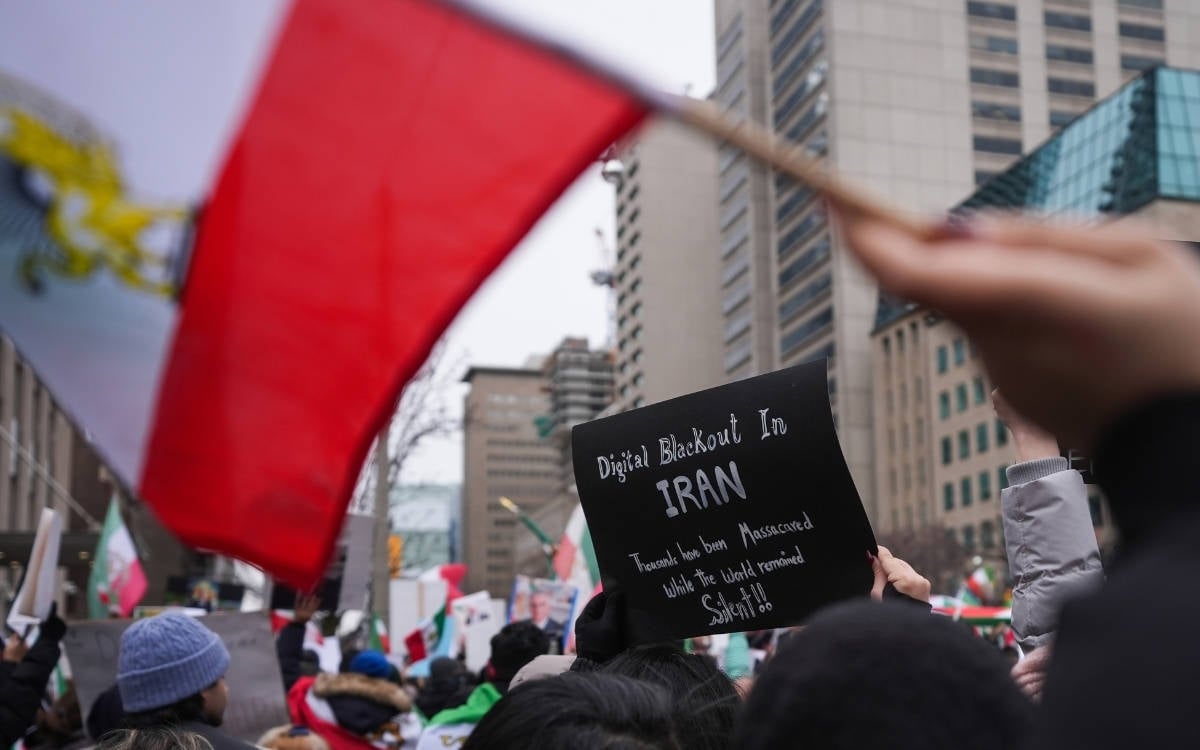 “İran halkı olarak onurlu bir çözüm talep ediyoruz; ancak iletişim kesildiği için birlikte düşünemiyoruz”
