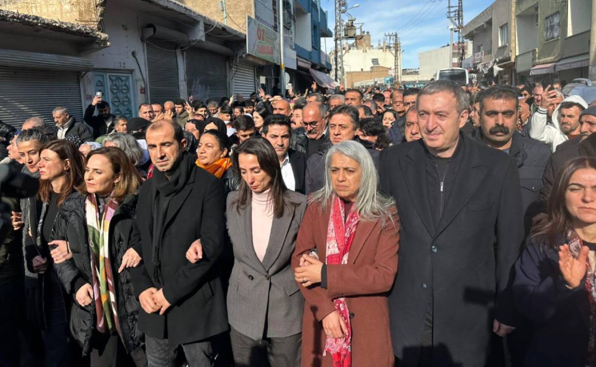 Li Nisêbînê meşa ji bo Rojava dest pê kir