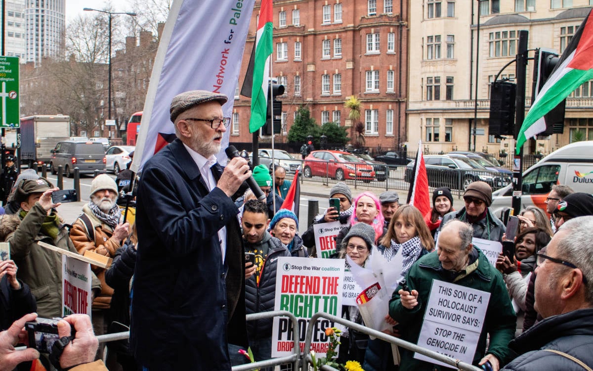 Jeremy Corbyn’den İngiltere Hükümetine: Suriye’de Kürtler tehdit altında