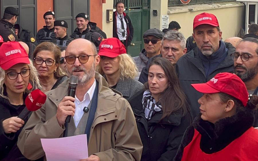 Özel İtalyan Lisesi’nde öğretmenler greve çıkıyor