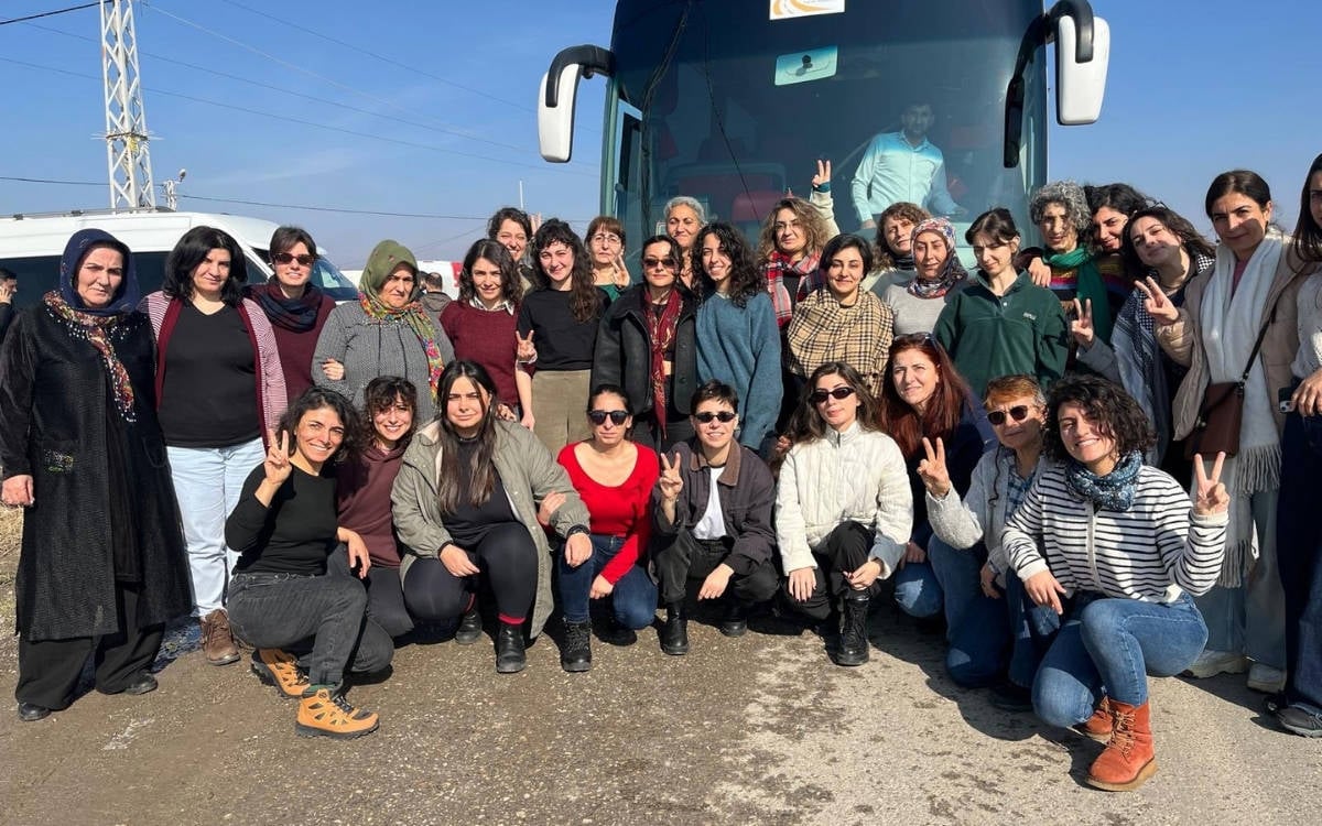 “Kimilerinin ‘düştü düşecek’ diye ellerini ovuşturduğu Kobanê, boğucu bir ablukaya alındı”