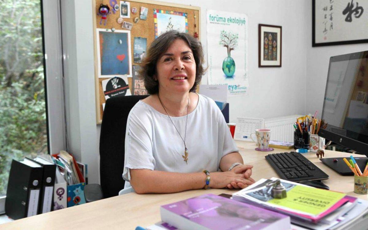 ÜNİVDER: Prof. Dr. Şemsa Özar’ı unutmayacağız