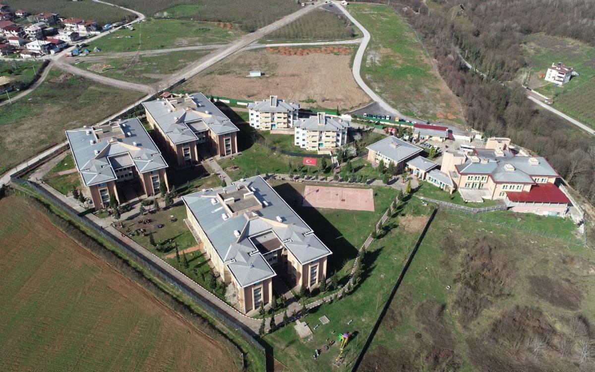 Hendek Cezaevi'nde yangın: 11 mahpus hastaneye kaldırıldı