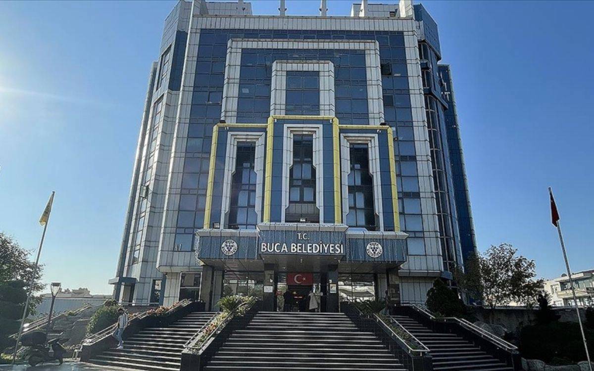 Buca Belediyesi operasyonu:  26 kişi adliyeye çıkarıldı