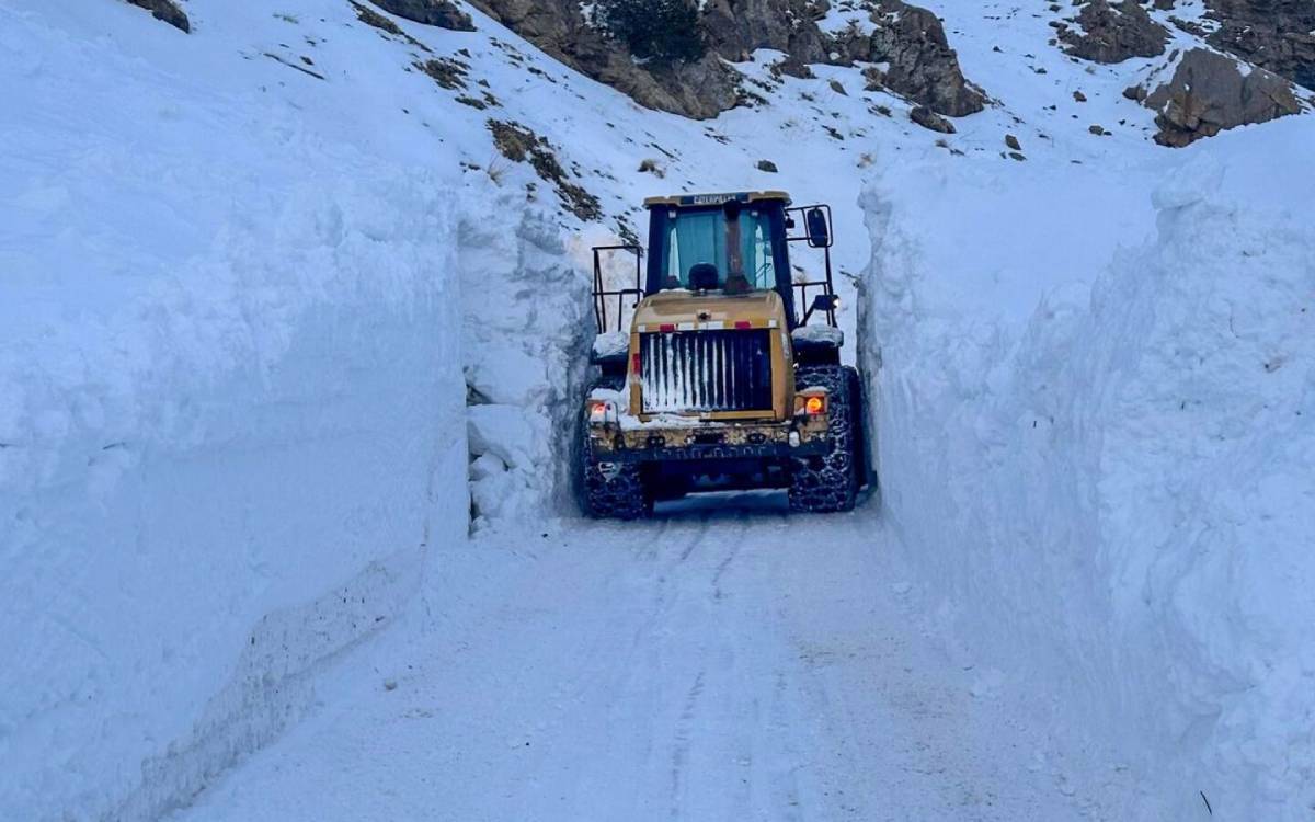 Li Wanê ji ber berfê rêyên 141 gund û mezrayan hatin girtin