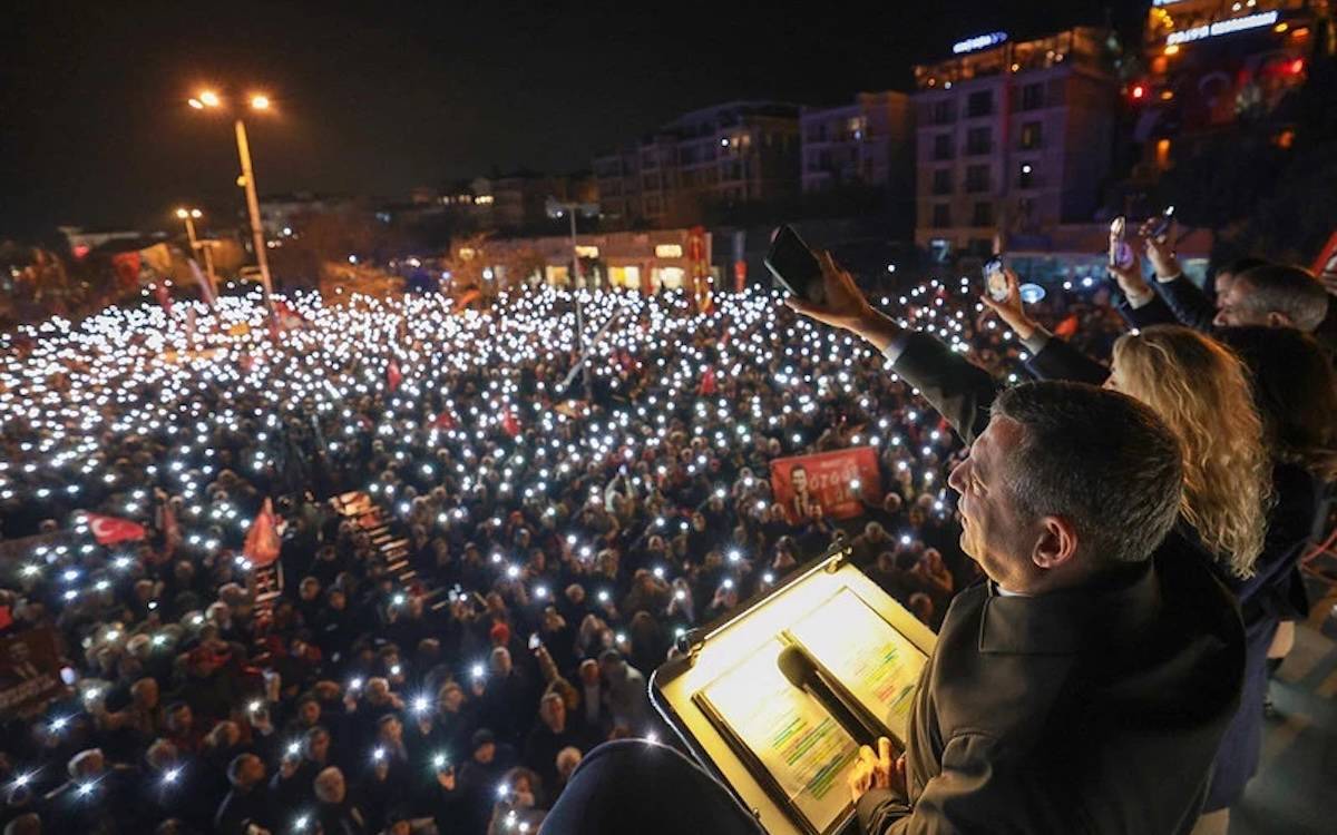 CHP Genel Başkanı Özgür Özel: "Gençler işte o seçim geliyor..."