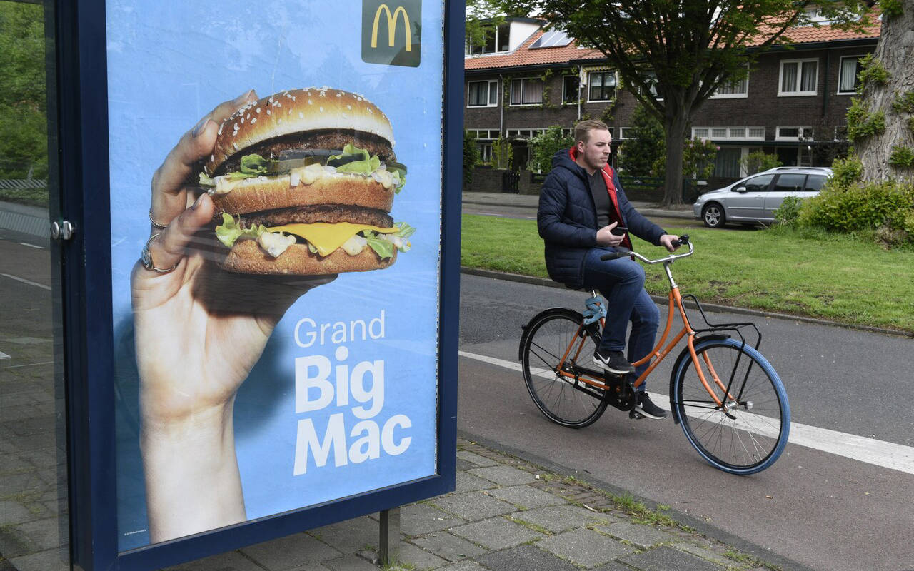 Amsterdam’da et ve fosil yakıt reklamlarına yasak geliyor
