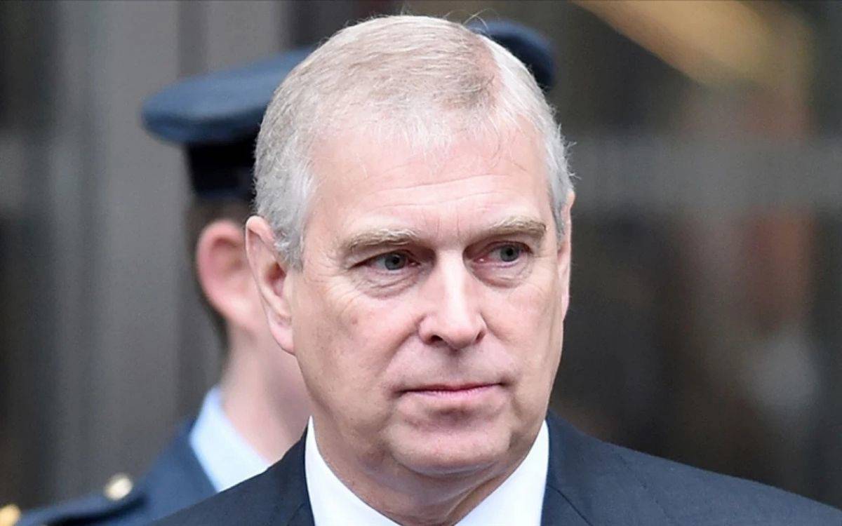 İngiltere'de Kral'ın kardeşi Andrew gözaltına alındı