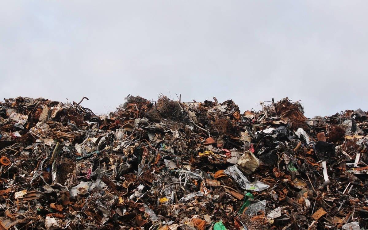 Buca ve Foça belediyelerine 9,4 milyon liralık ‘usulsüz atık depolama’ cezası