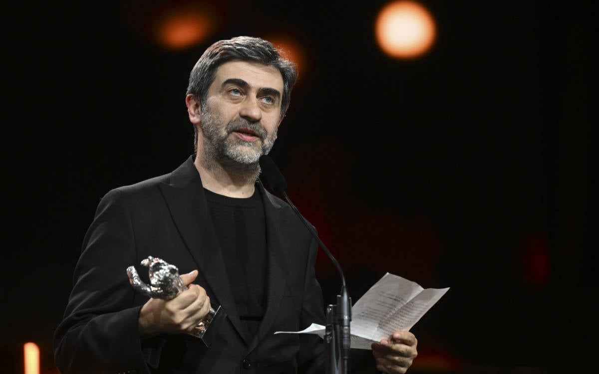 Berlinale’de Gümüş Ayı’yı kazanan Emin Alper’den dayanışma mesajı