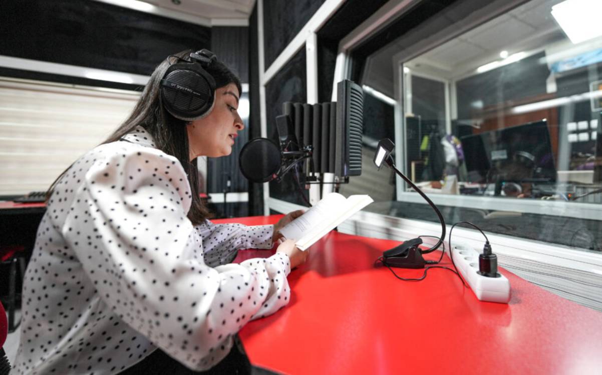 66 dilxwazan ji bo kesên çavên wan nabînin 31 pirtûk bideng kir