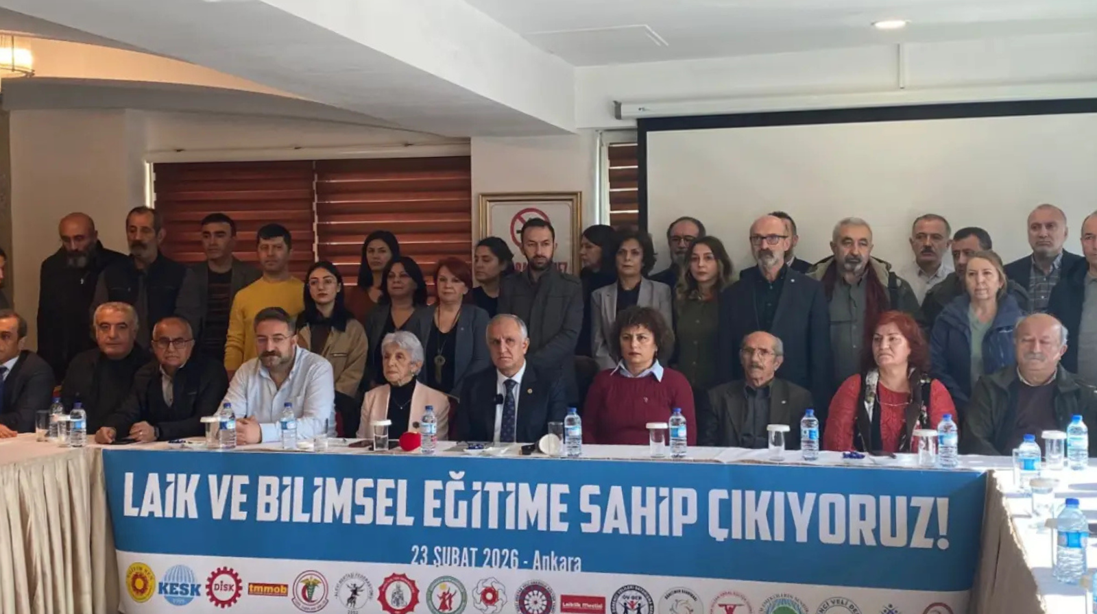 "Çocuklar siyasi olarak istismar ediliyor"