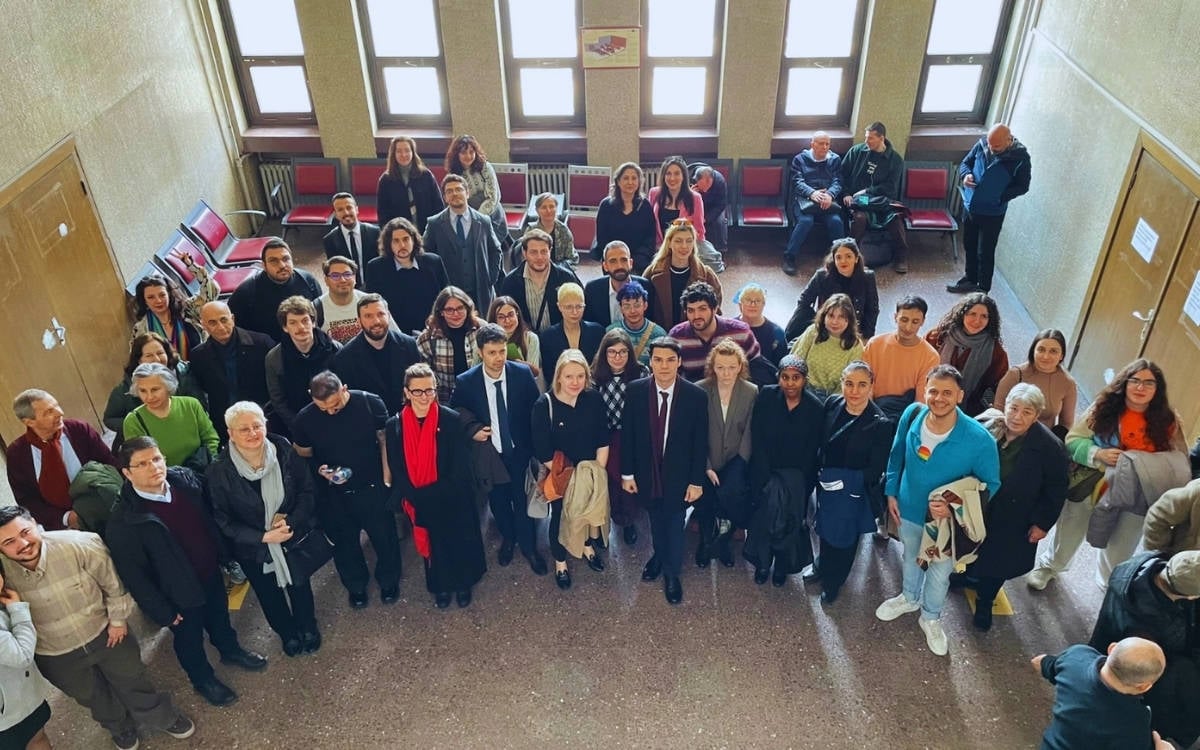 Gençlik ve LGBTİ+ hakları savunucusu Enes Hocaoğulları hakkında beraat kararı