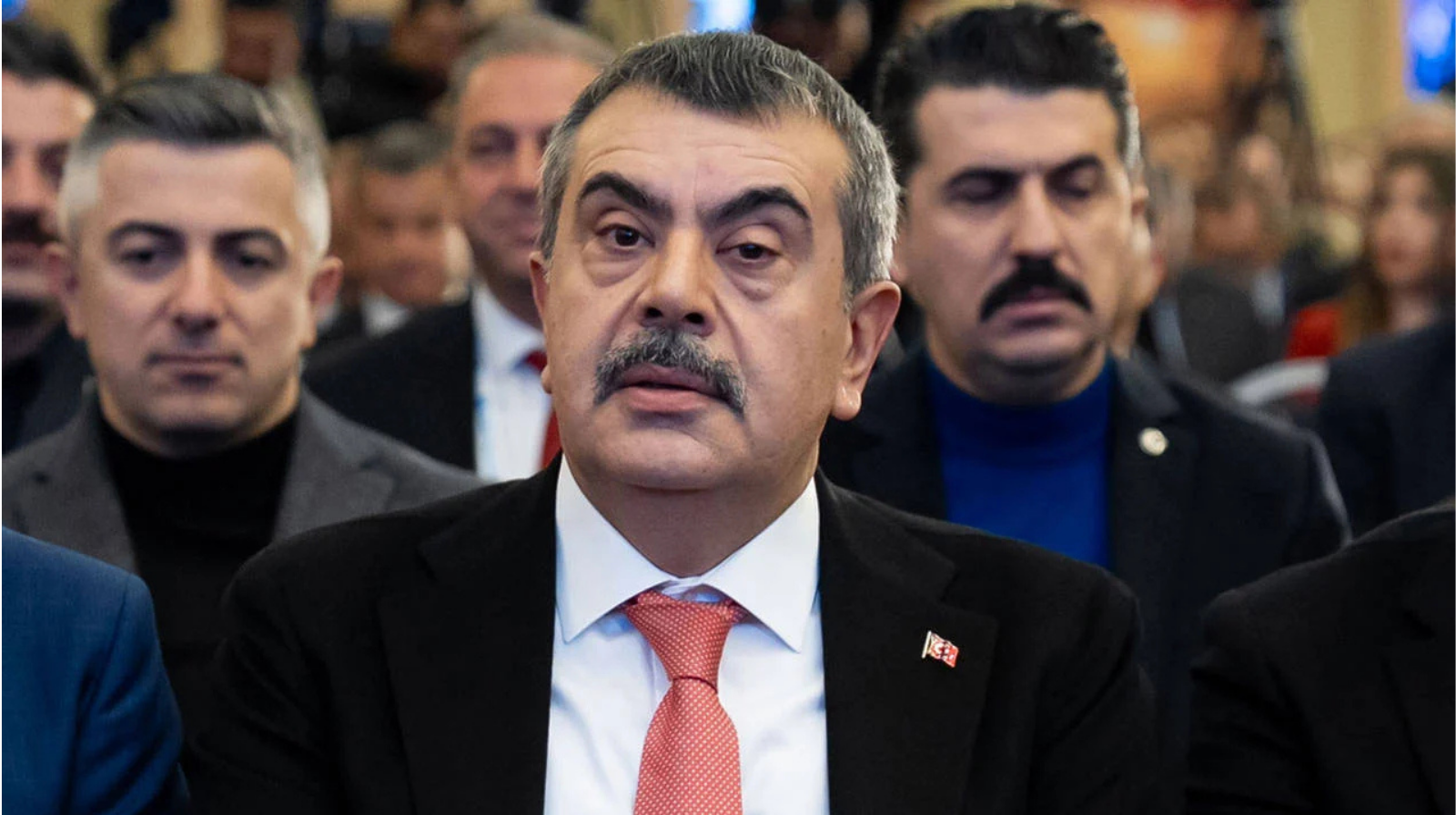 Yusuf Tekin, “Laiklik bildirisine" dava açtı: Kim gerici, kim yobaz göreceğiz