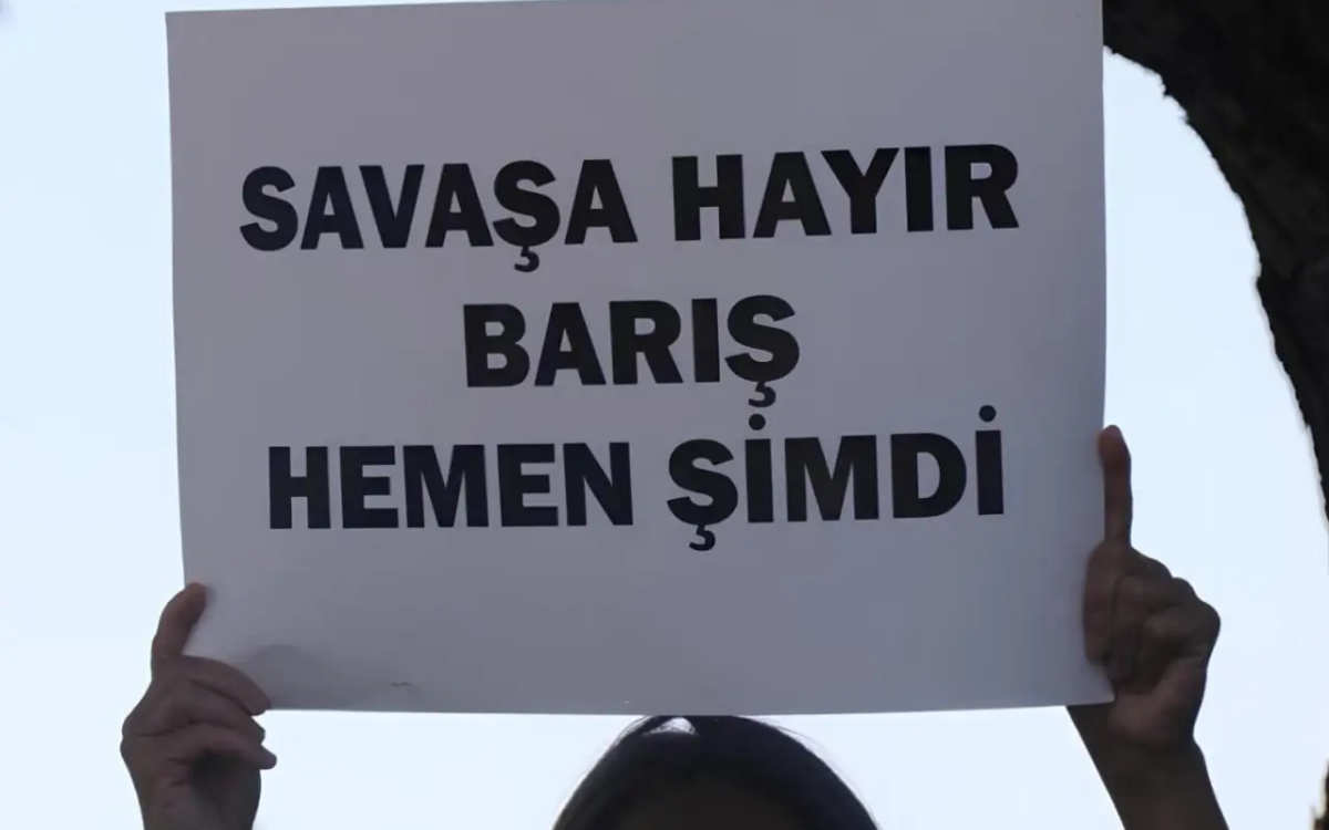 İHD'den 'İran' açıklaması: Sivillerin hedef alınmasını şiddetle kınıyoruz