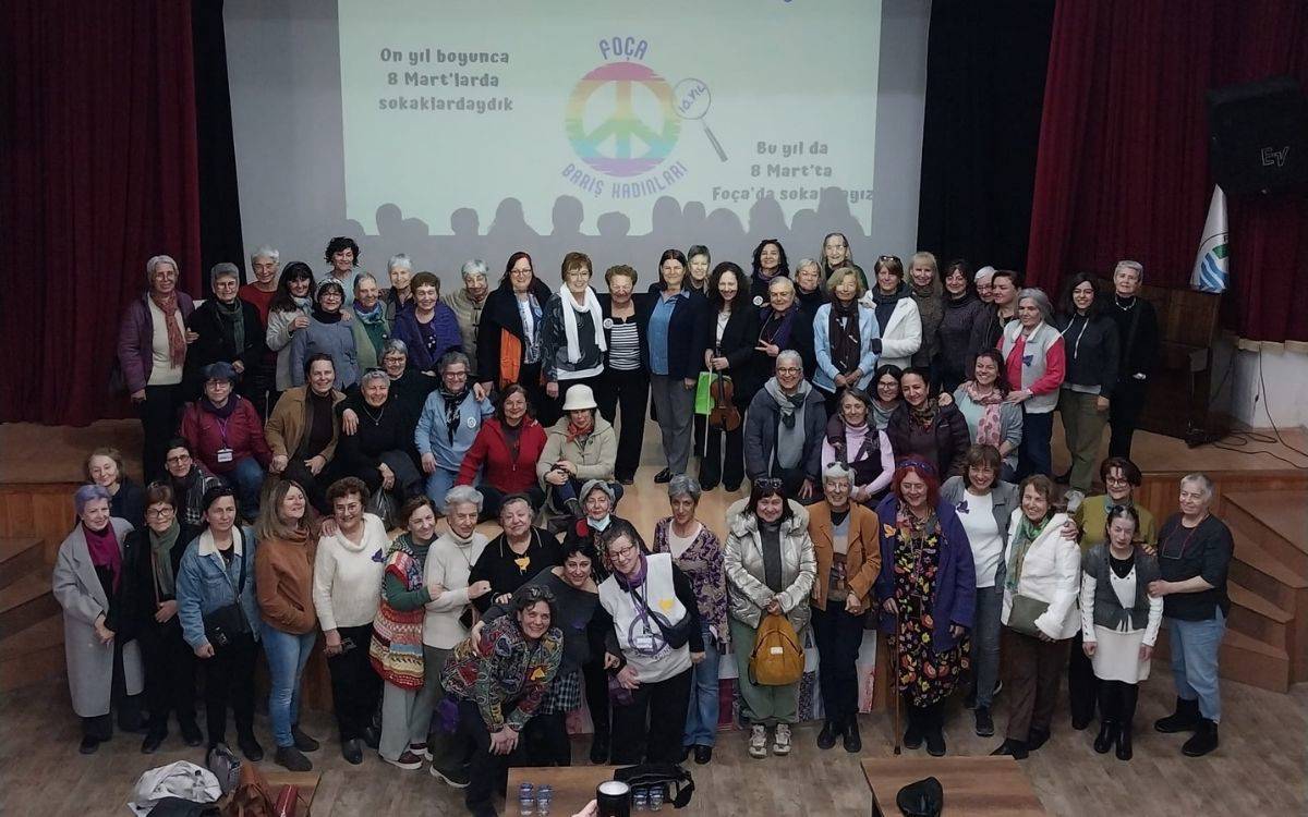 Foça Barış Kadınları 10. yılını sergiyle kutladı