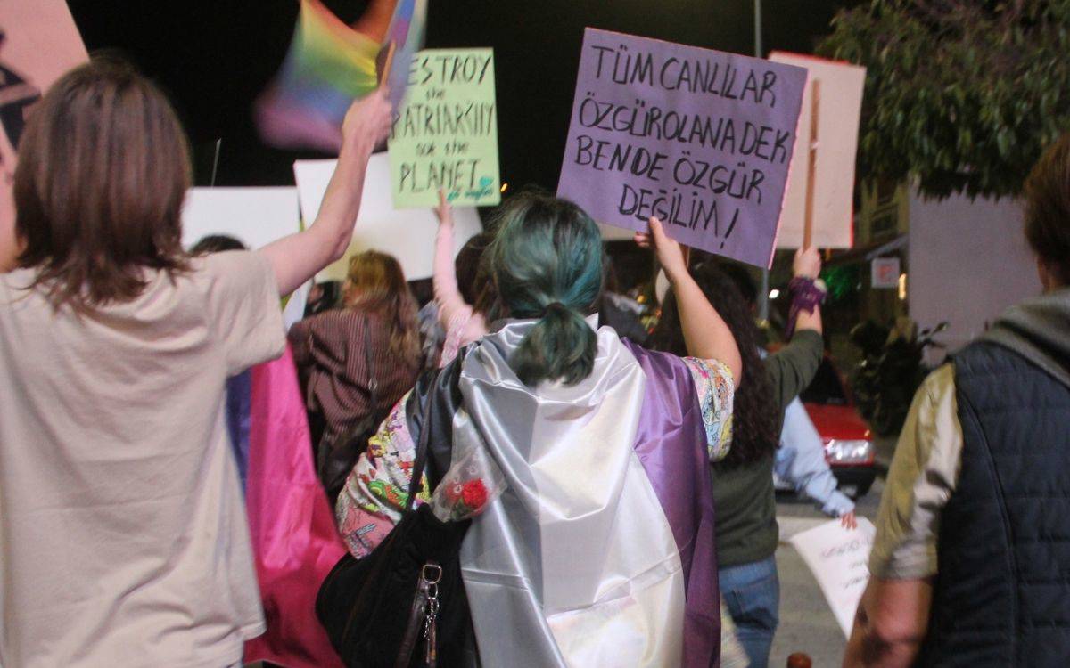 Kadınlar mücadele ediyor, erkek şiddeti yargılanıyor