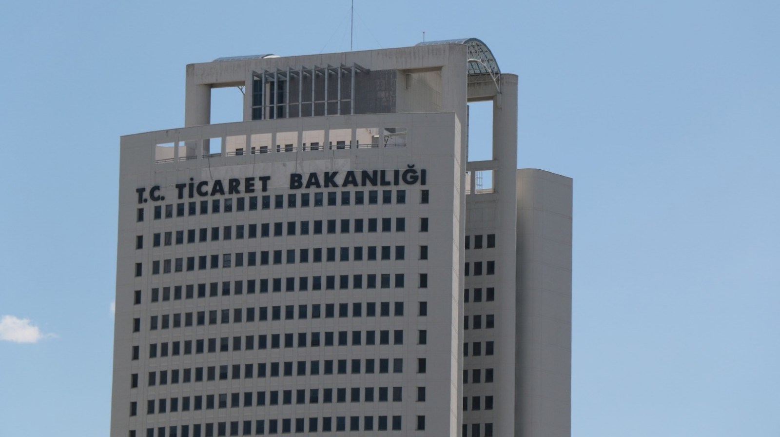 Çocuk eşofman takımı ve boya kalemi seti için toplatma kararı