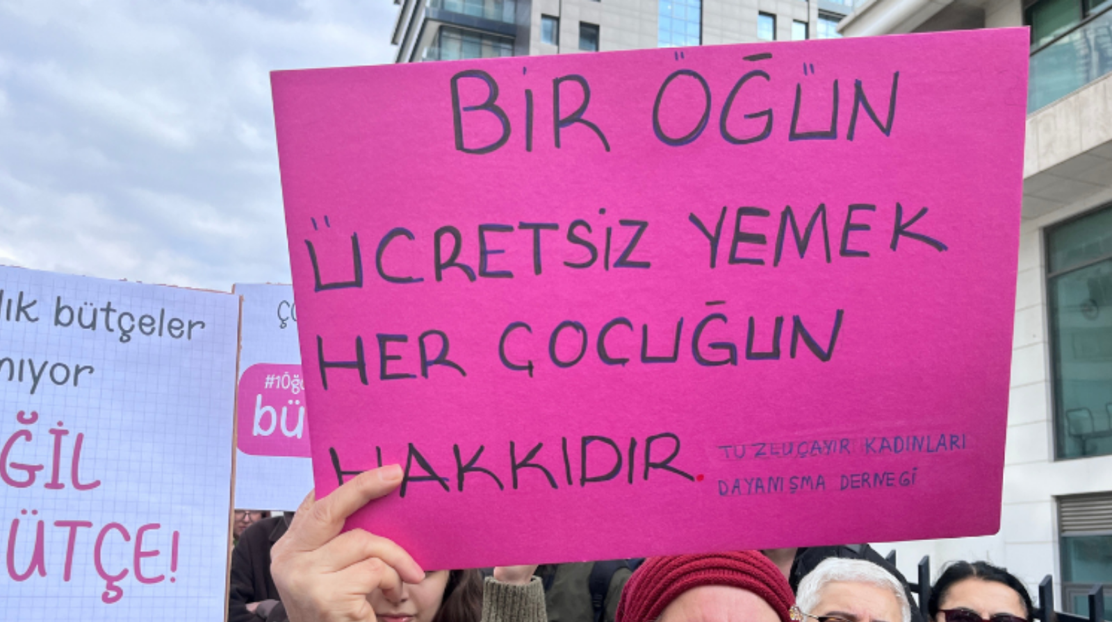 "Milyonlarca çocuk okula aç gidiyor"
