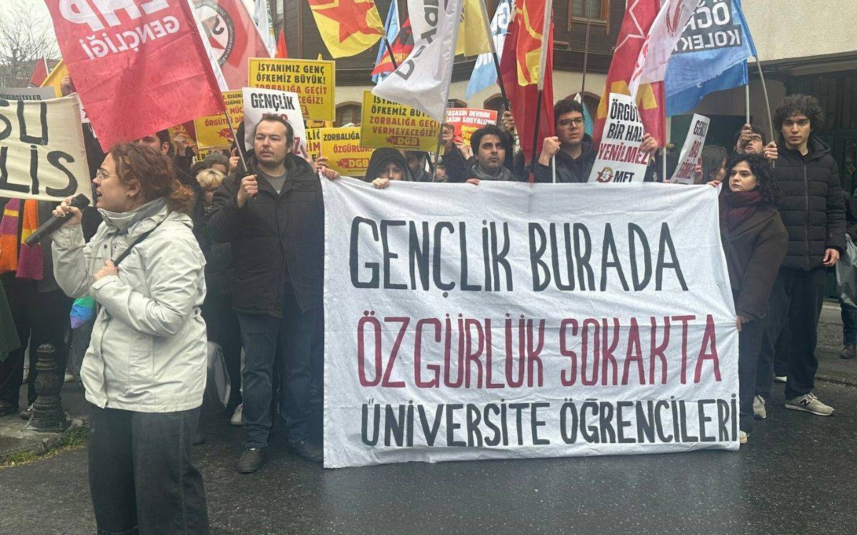 İstanbul’da öğrenciler 19 Mart için yürüdü: Umut olduğumuz yerdeyiz