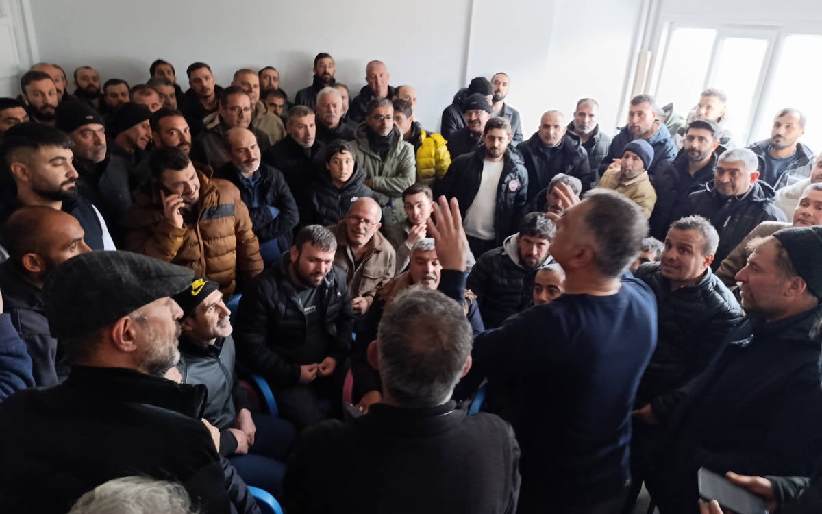 Akademisyenlerden tutuklu sendikacı Mehmet Türkmen ve Sırma Halı işçilerine destek