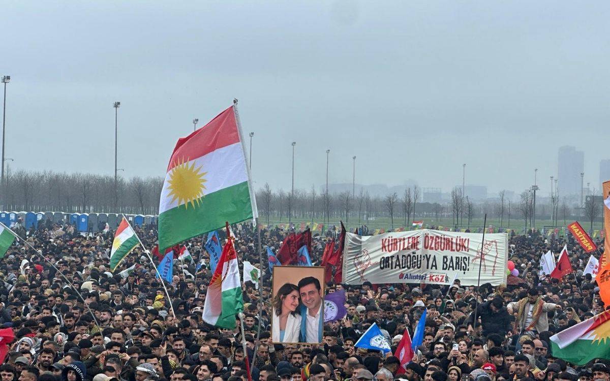İstanbul'da Newroz: "Çözüm halkların eşitliği ve kardeşliğinde"