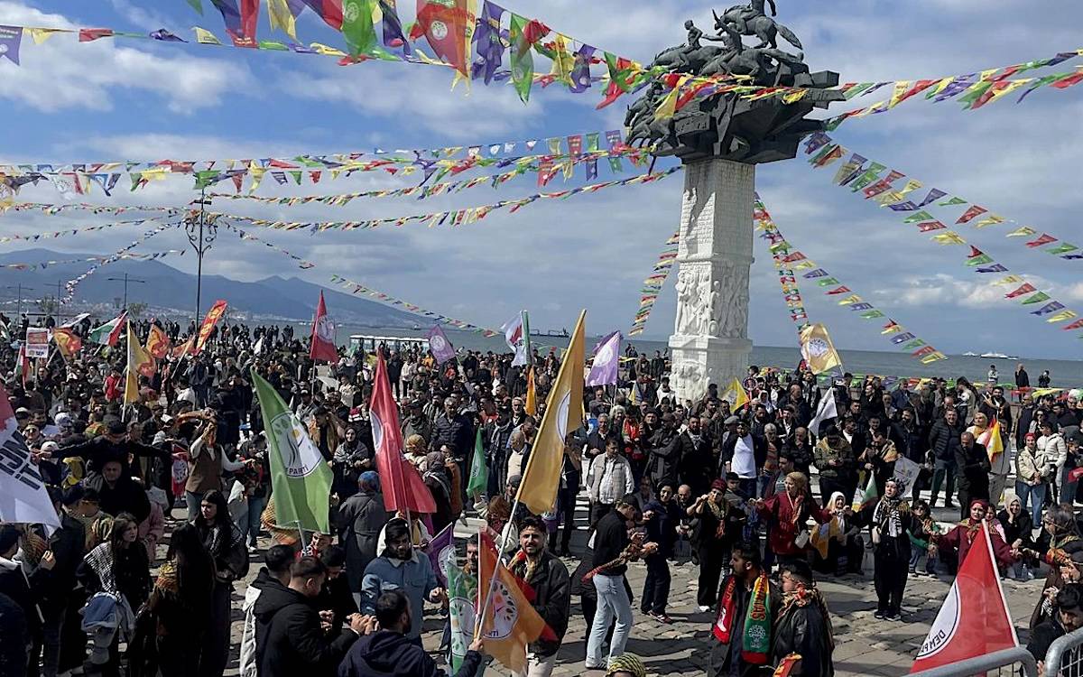 İzmir: Newroz çıkışı "teknik takip"e takılanlar adliyeye sevk ediliyor