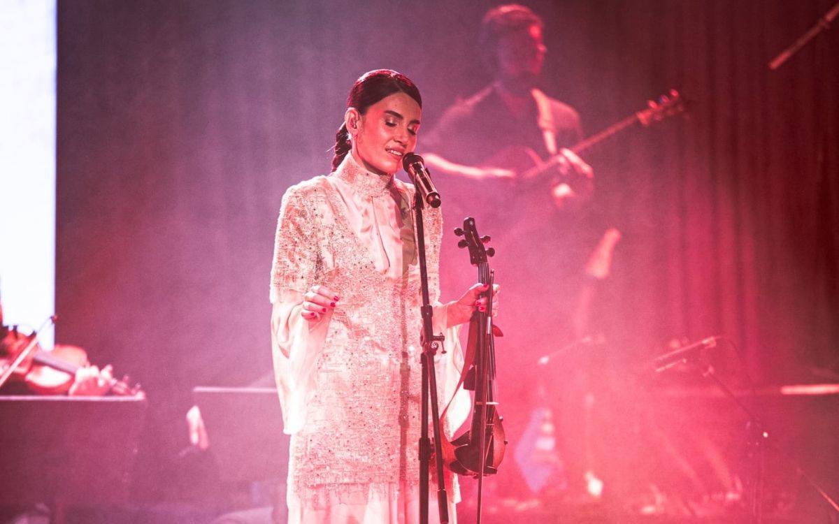 Rewşan: Kendi anadilimde şiir yazmak benim için çok kıymetli