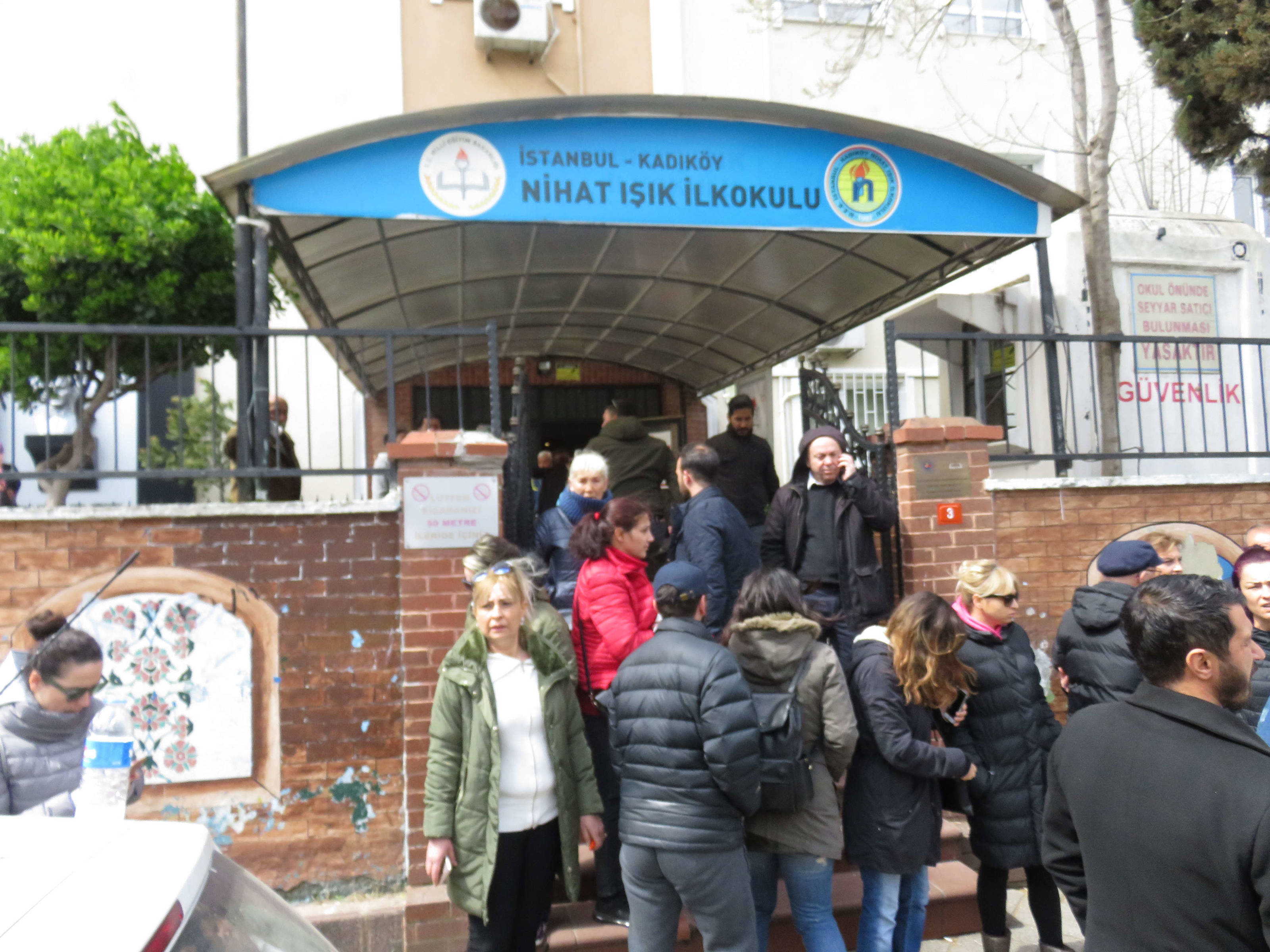 Kadıköy’de lubunya sandık görevlisine homofobik taciz