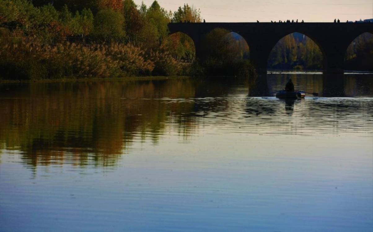 Bexçeyên Hewselê berbi tunebûnê ve diçe