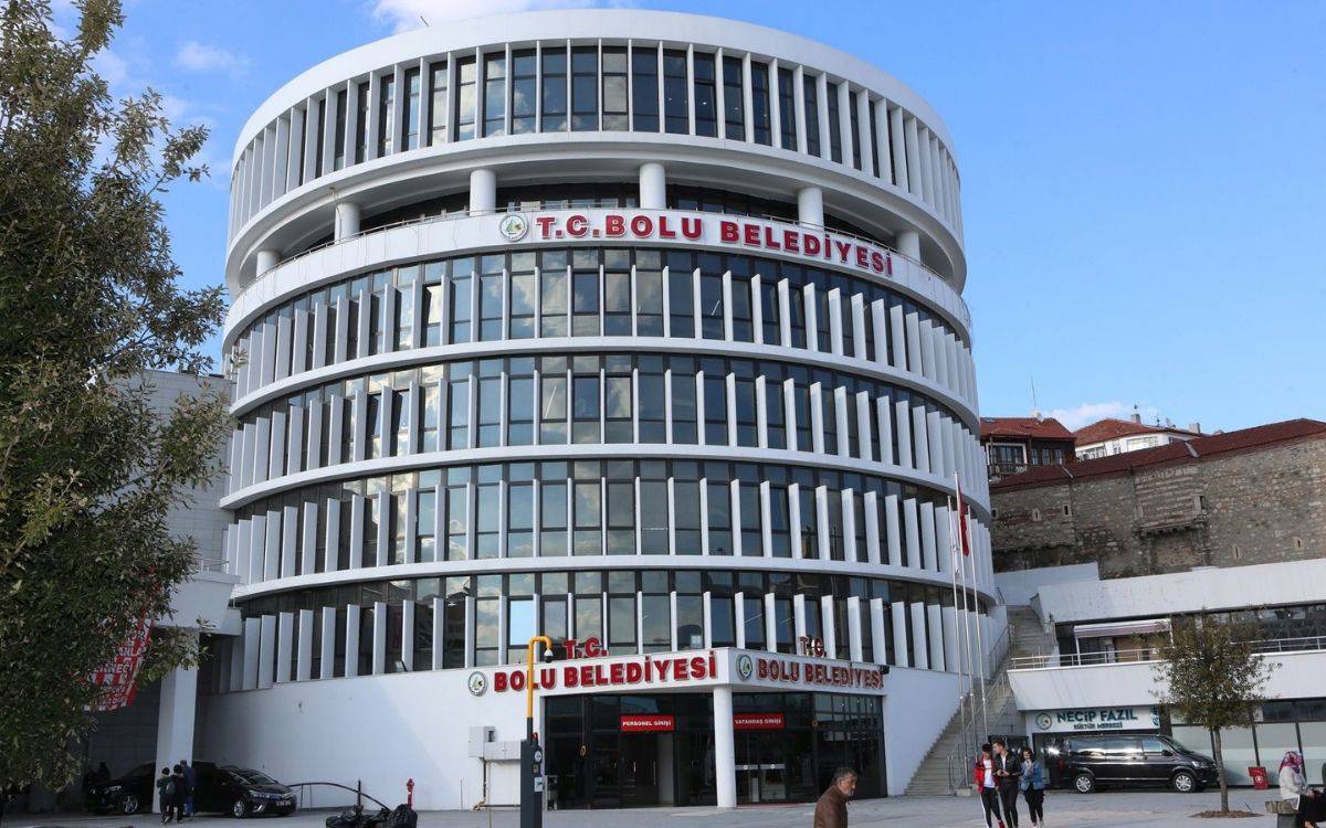 Bolu Belediyesi'ne operasyon: Gözaltılar var