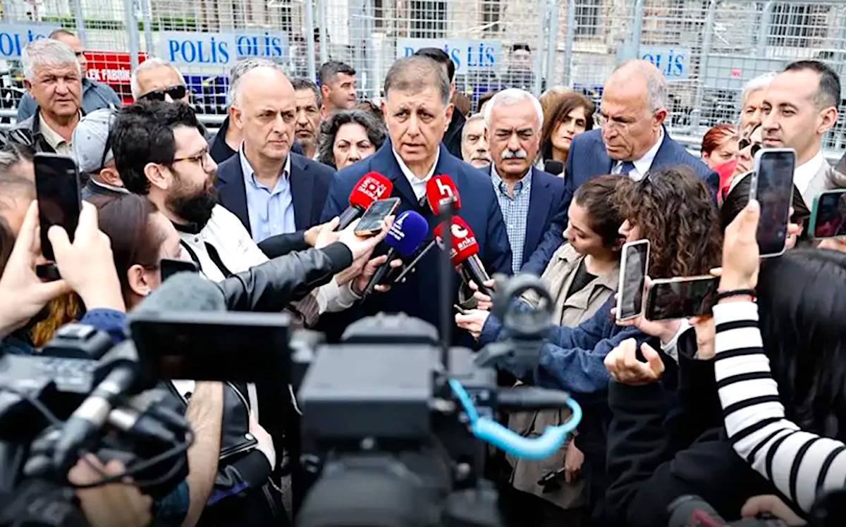 İzBB Başkanı Tugay Meslek Fabrikasında: "Yapılanlar açıkça kötülüktür"