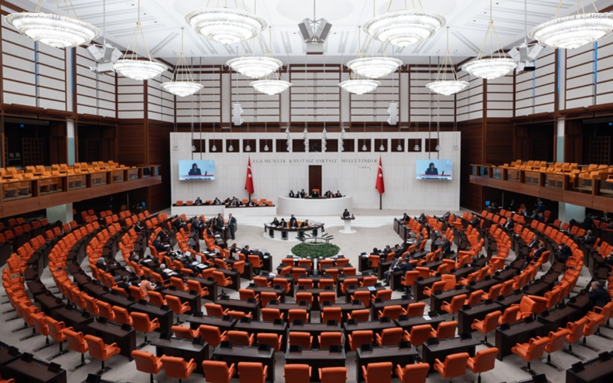 Saliha Aydeniz’in istifasıyla boşalan Meclis İdare Amirliği koltuğuna yeni isim seçildi