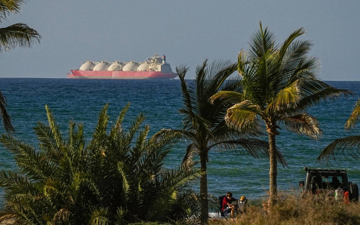 İran, Hürmüz Boğazı’nı yeniden kapattığını duyurdu