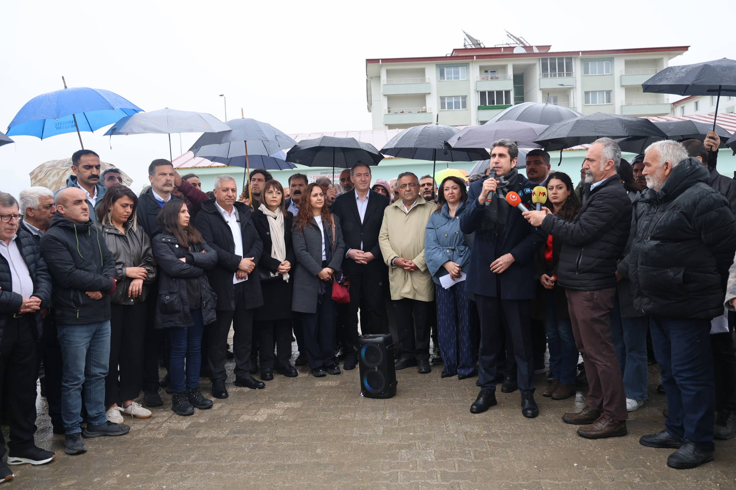 Siyasi parti temsilcileri cezaevlerini ziyaret etti