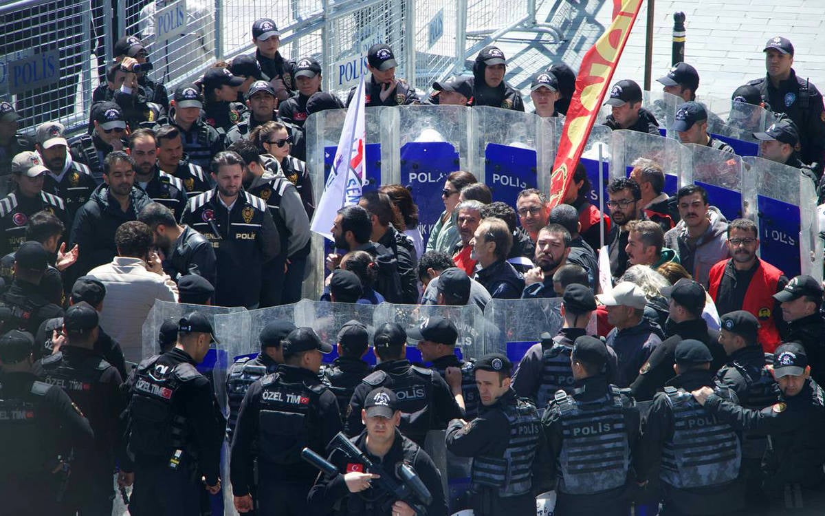 Taksim’de 1 Mayıs anmasına polis müdahalesi: Çok sayıda gözaltı