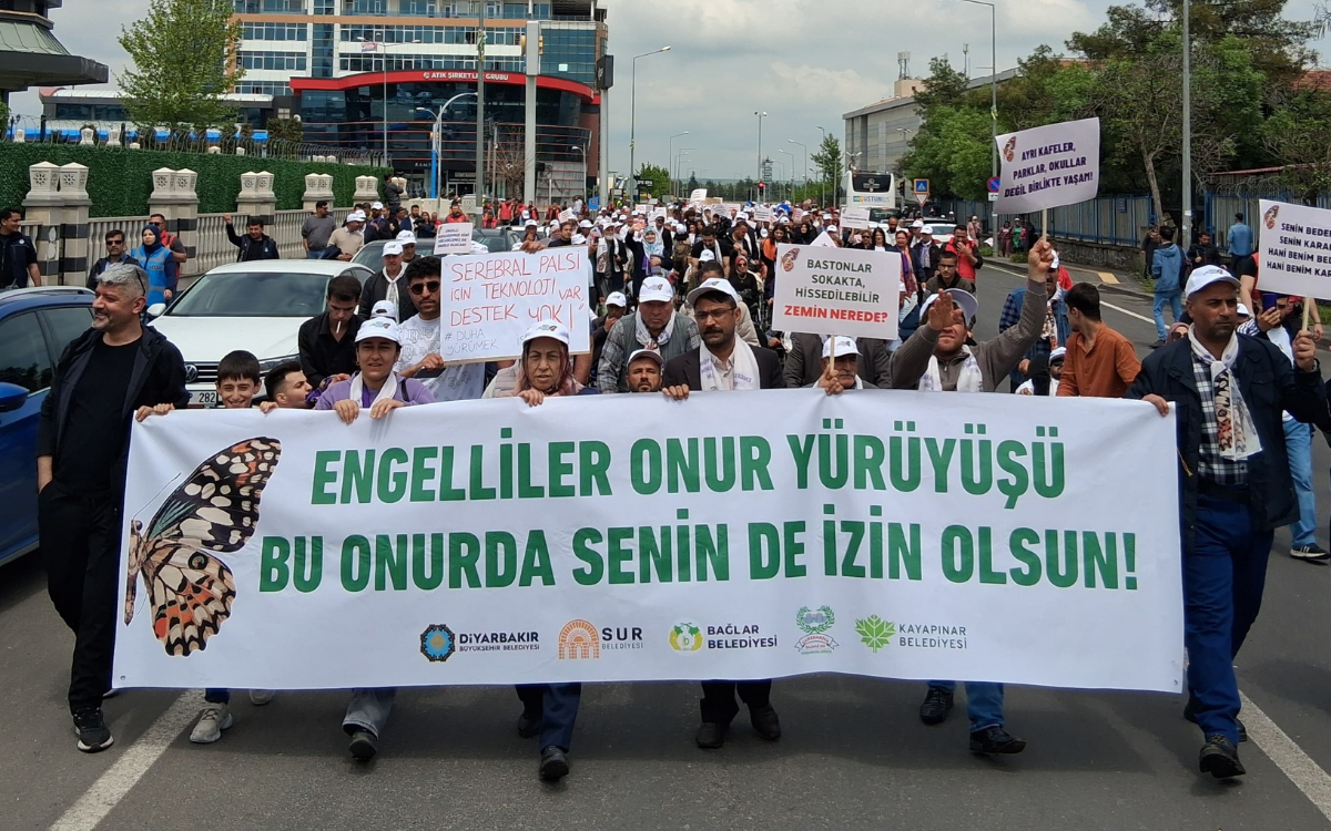 Diyarbakır’da Engelliler Onur Yürüyüşü: "Ayrı kafeler, parklar, okullar değil, birlikte yaşam"