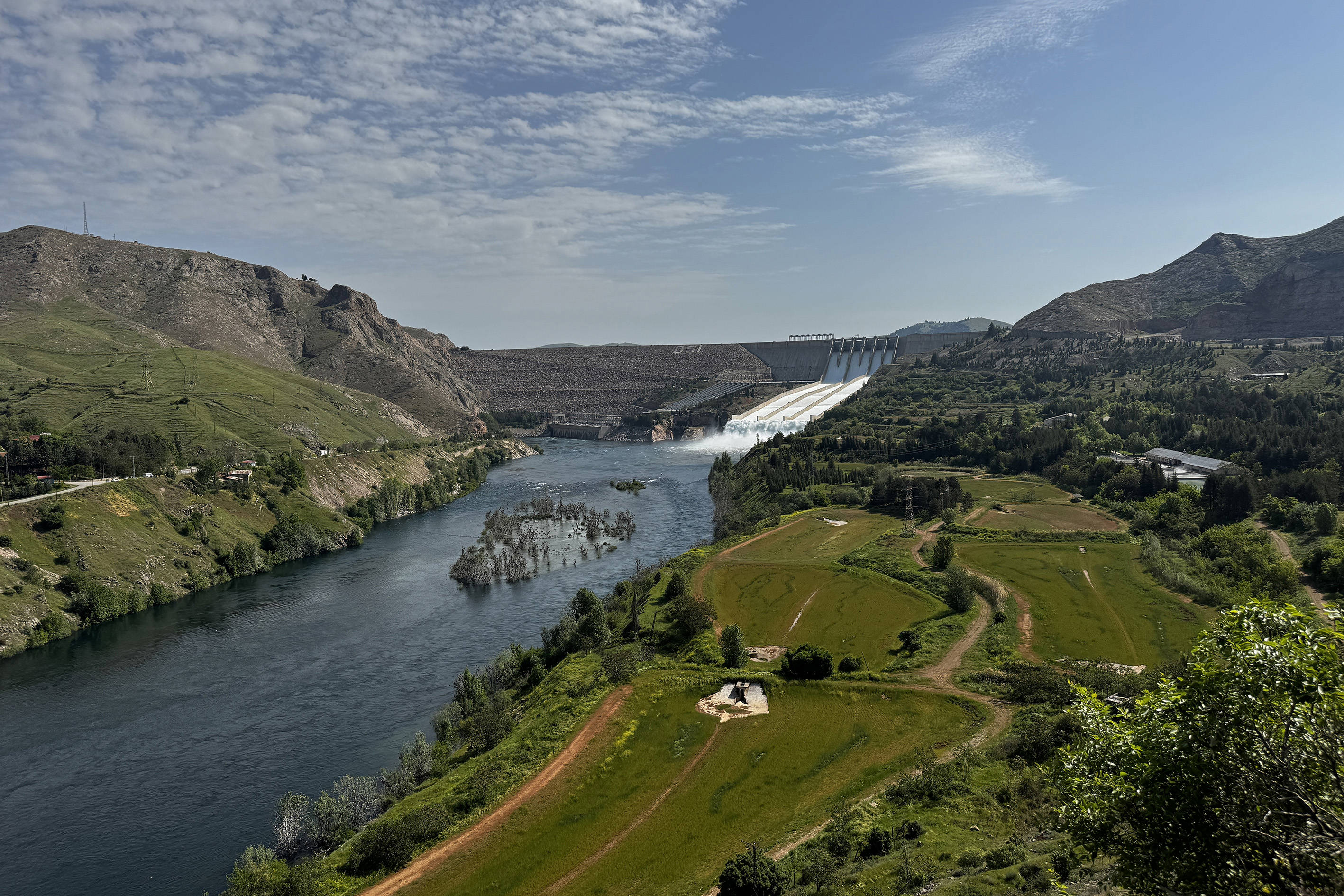 Floodgates at Keban Dam on Euphrates opened for first time in six years
