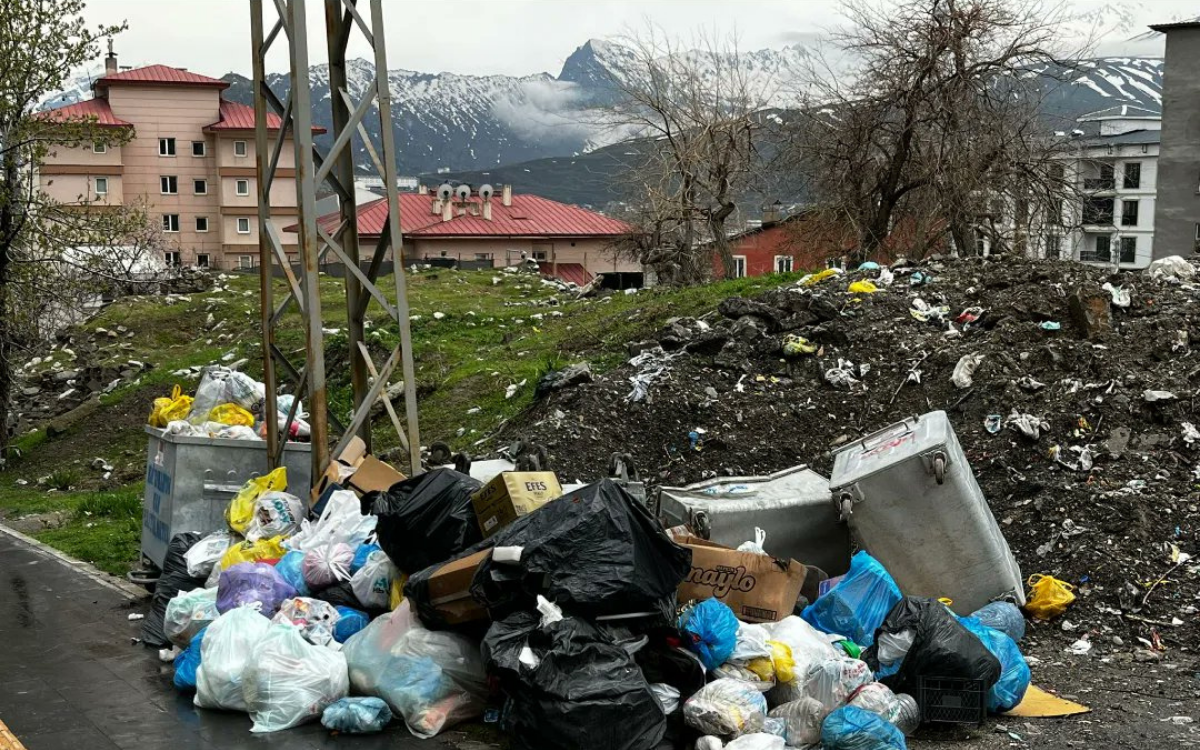 Haritanın ucunda ertelenmiş bir kent: Hakkari