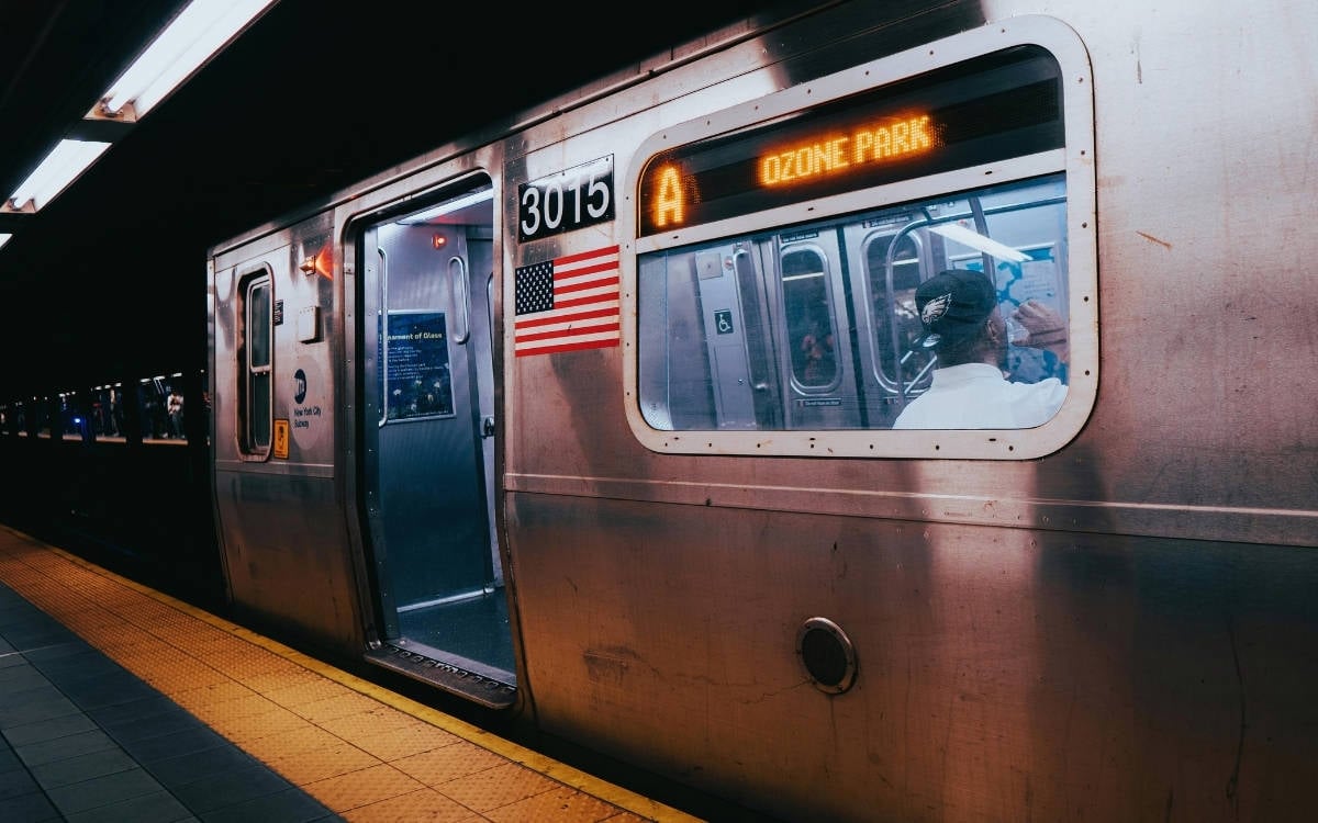ABD’nin en işlek banliyö sistemi durdu: Long Island Rail Road işçileri grevde