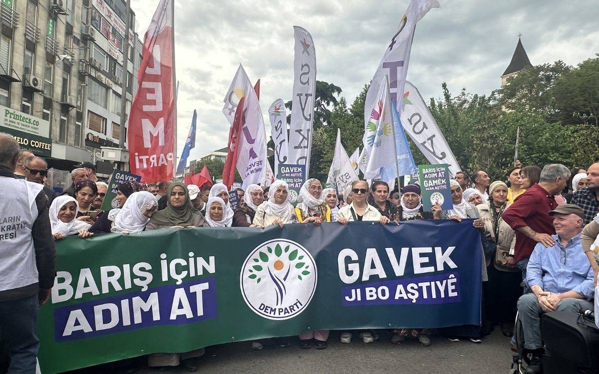 Kadıköy’de Barış Yürüyüşü: Beklemenin değil, adım atmanın zamanı