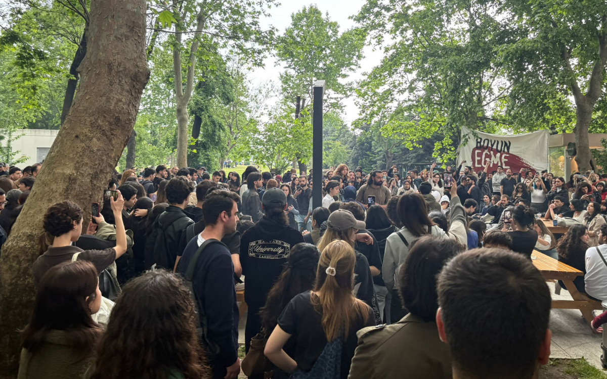 Bilgi Üniversitesi öğrencileri: “Geleceğimiz bir gecede karartılamaz”