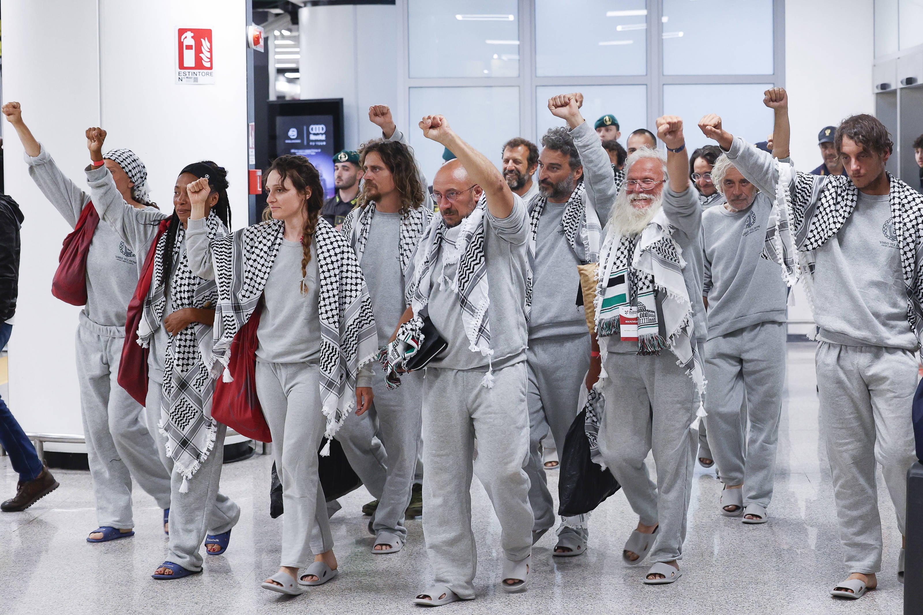 İtalyan aktivistler ülkelerine döndü