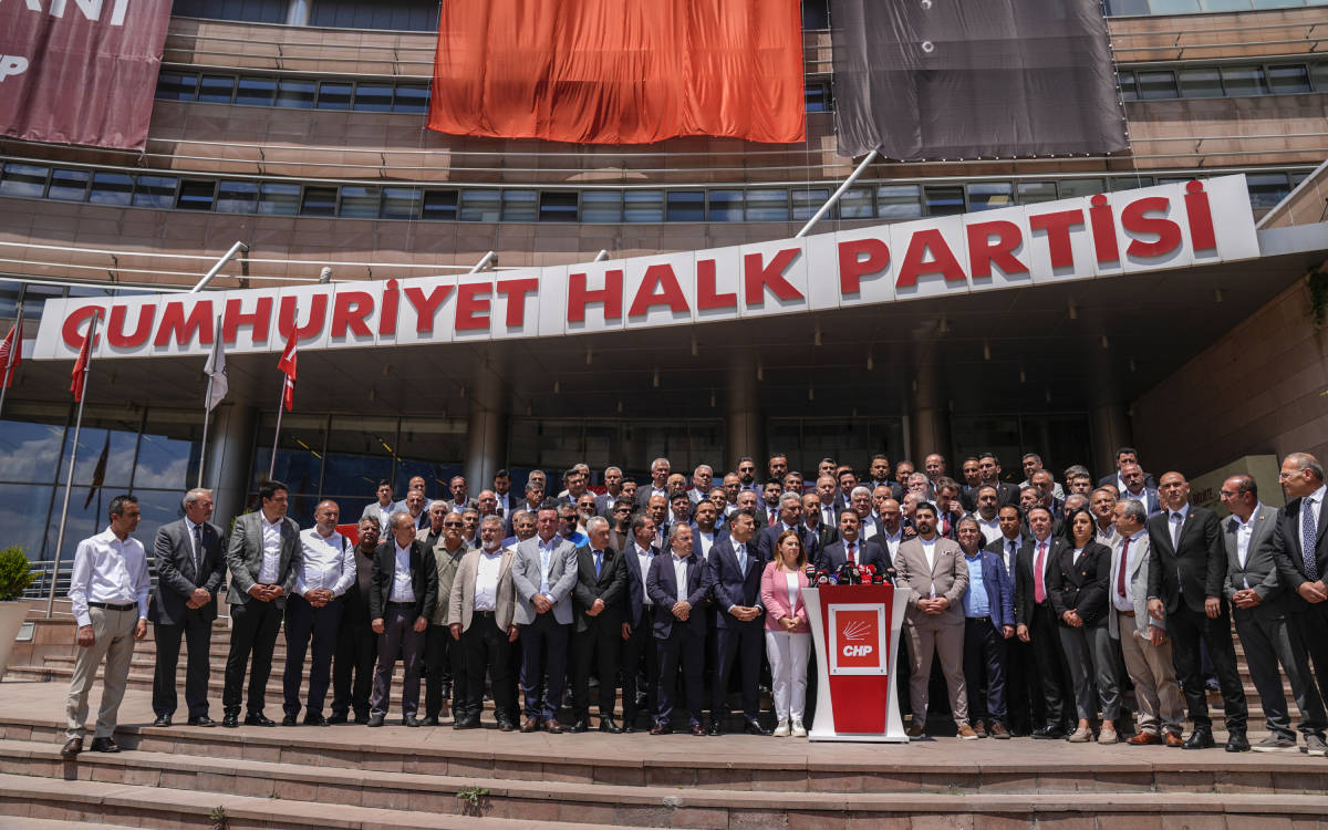 CHP’de kurultay imzaları Genel Merkez’de