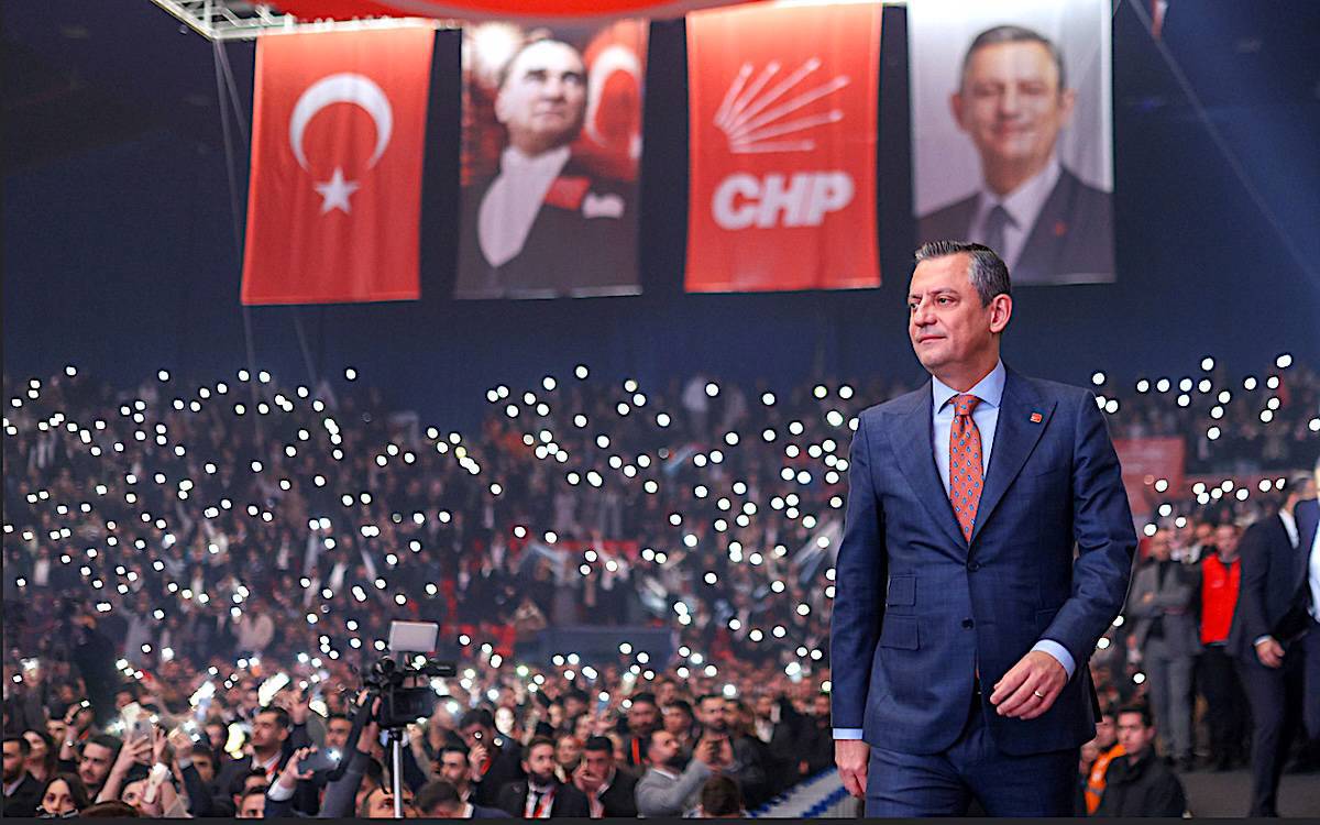 Özgür Özel: “Kurultay partinin kalbidir, CHP’nin kalbini kimseye vermeye niyetimiz yok”