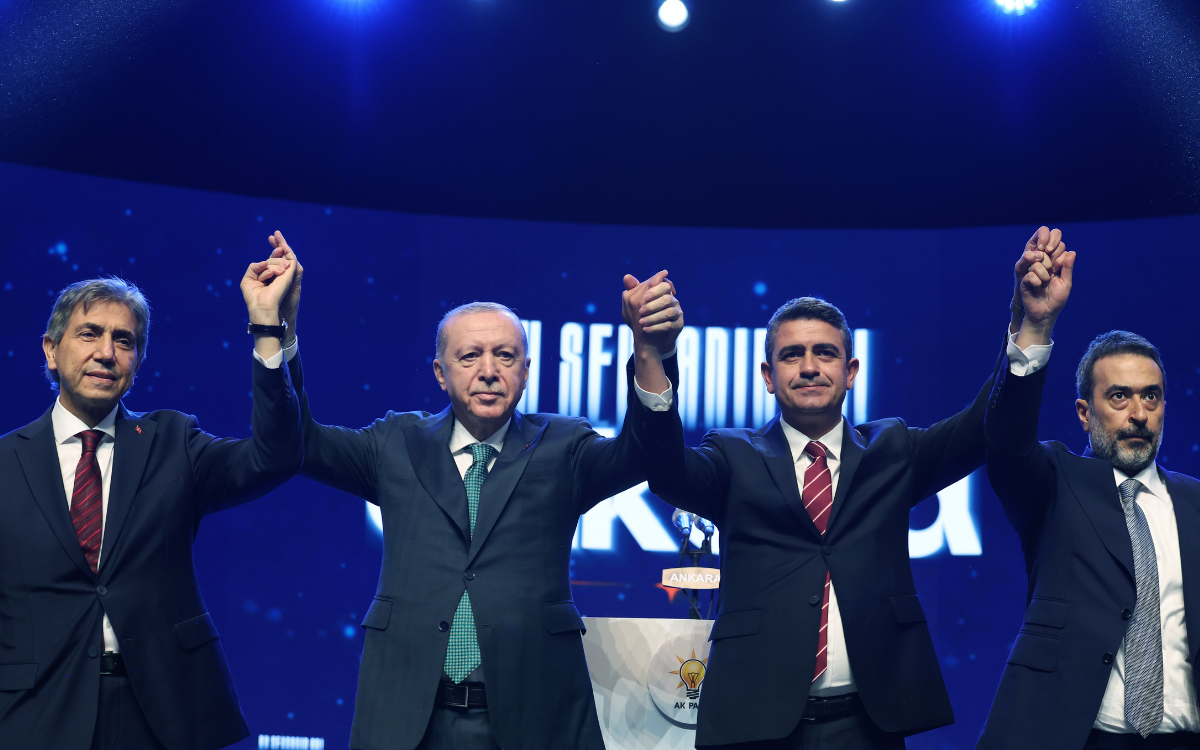 CHP'den istifa eden Levent Koç, AKP'ye katıldı