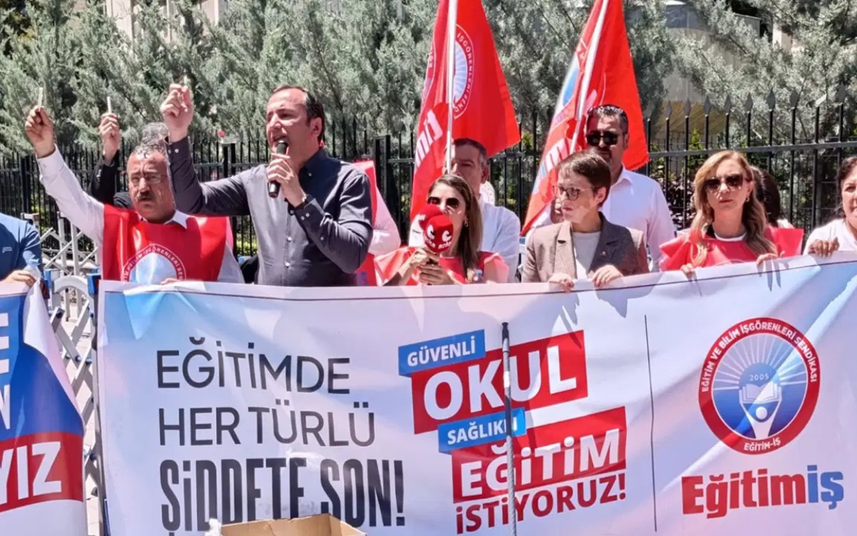 "Sermayenin bakanı Yusuf Tekin istifa"