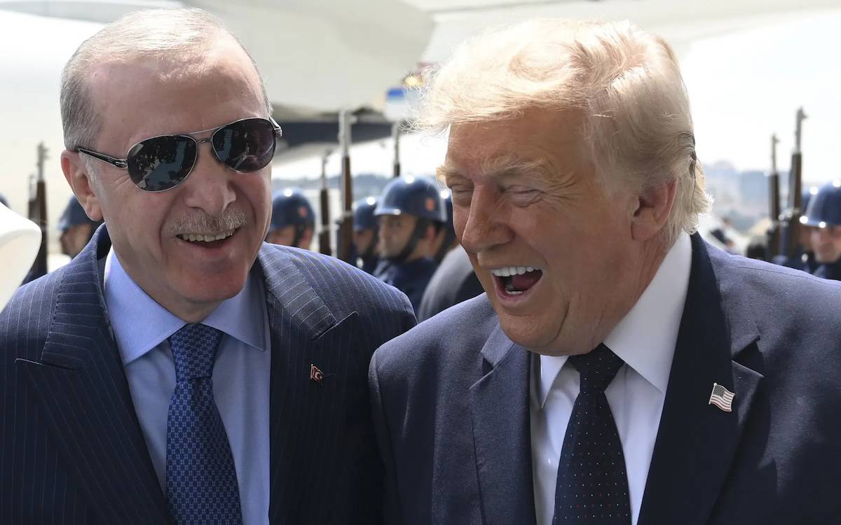Trump NATO’nun üye ülkelerin toprak birliğini koruma güvencesini hedef aldı: “Grönland ABD’nin olmalı”