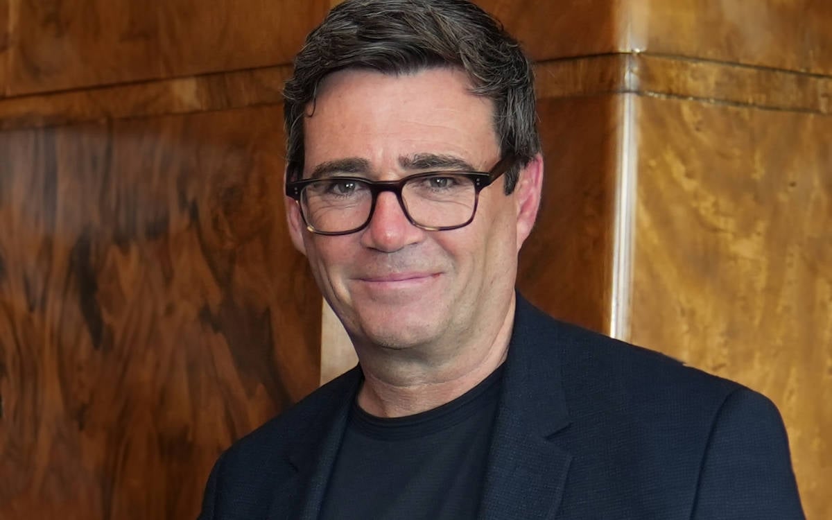 Birleşik Krallık’ta başbakanlığa hazırlanan Andy Burnham, İşçi Partisi’nin başına geçti
